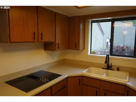 13819 NW 10th Court Vancouver WA 98685