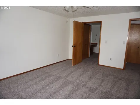 13819 NW 10th Court Vancouver WA 98685
