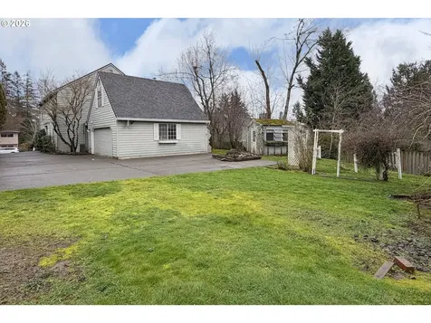17915 Monticello Drive Gladstone OR 97027