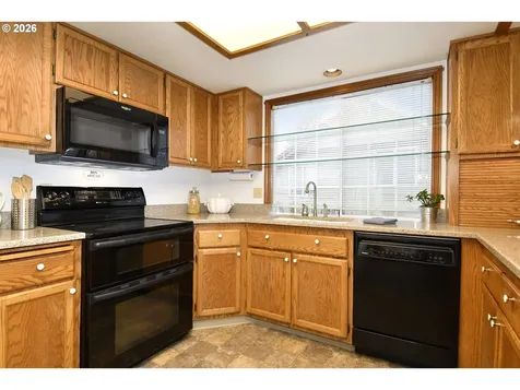 17915 Monticello Drive Gladstone OR 97027