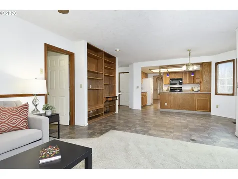 17915 Monticello Drive Gladstone OR 97027