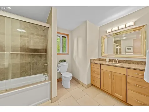 8617 SW Iroquois Drive Tualatin OR 97062