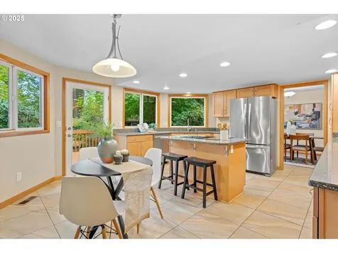 8617 SW Iroquois Drive Tualatin OR 97062
