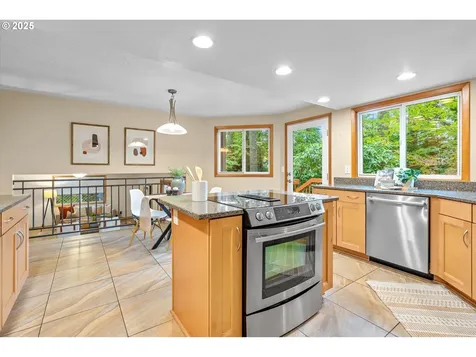 8617 SW Iroquois Drive Tualatin OR 97062
