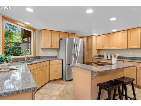 8617 SW Iroquois Drive Tualatin OR 97062