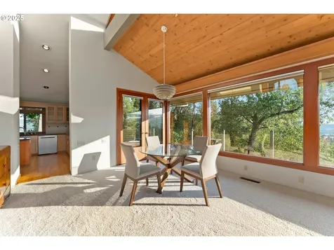 339 Oakview Drive Roseburg OR 97471