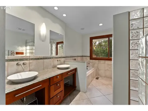 339 Oakview Drive Roseburg OR 97471