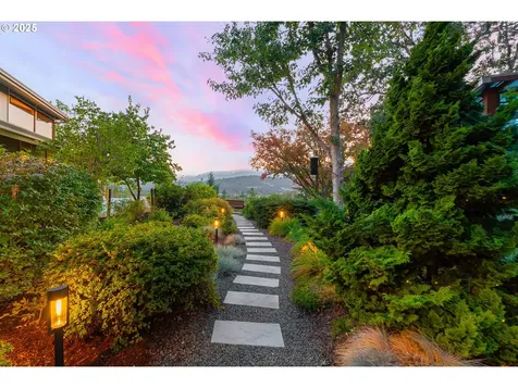 339 Oakview Drive Roseburg OR 97471