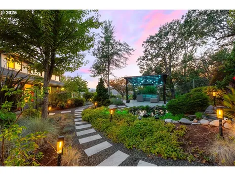 339 Oakview Drive Roseburg OR 97471