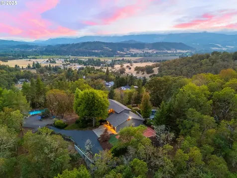 339 Oakview Drive Roseburg OR 97471