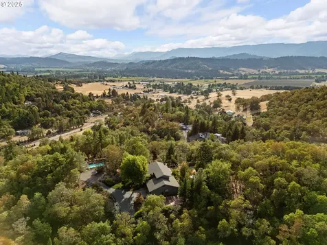 339 Oakview Drive Roseburg OR 97471