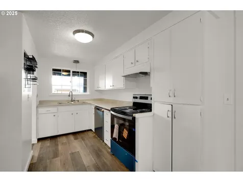 4655 Avalon Street Eugene OR 97402