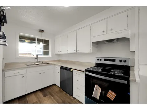 4655 Avalon Street Eugene OR 97402