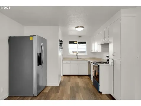 4655 Avalon Street Eugene OR 97402