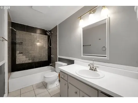4655 Avalon Street Eugene OR 97402