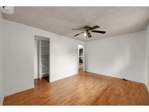 4655 Avalon Street Eugene OR 97402