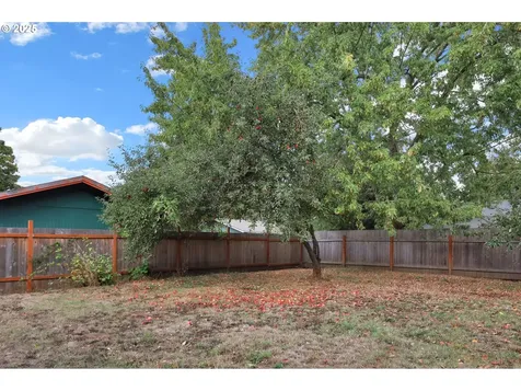 4655 Avalon Street Eugene OR 97402