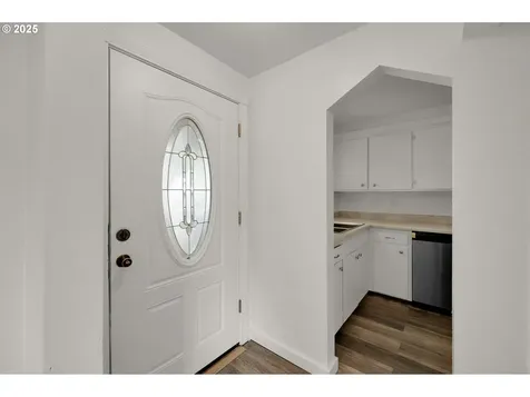4655 Avalon Street Eugene OR 97402