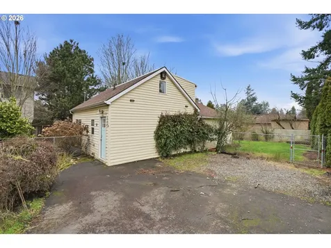 40 SE 133rd Avenue Portland OR 97233