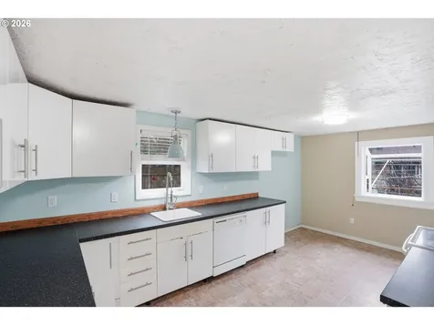 40 SE 133rd Avenue Portland OR 97233