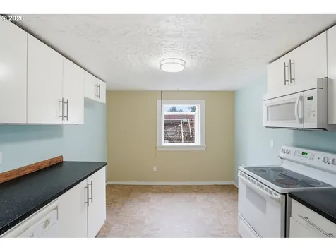 40 SE 133rd Avenue Portland OR 97233