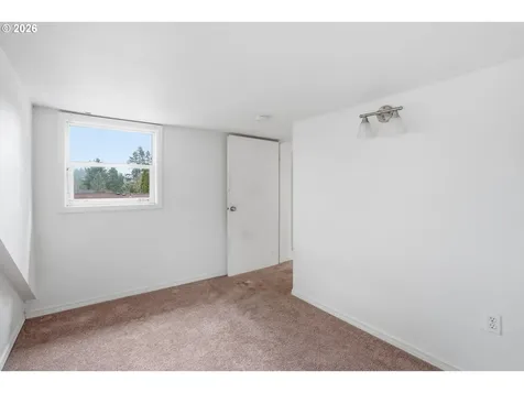 40 SE 133rd Avenue Portland OR 97233