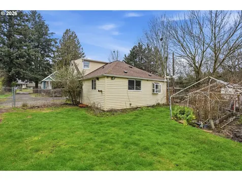 40 SE 133rd Avenue Portland OR 97233