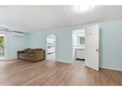 40 SE 133rd Avenue Portland OR 97233