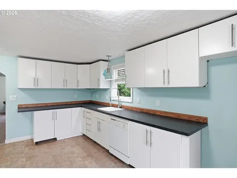 40 SE 133rd Avenue Portland OR 97233