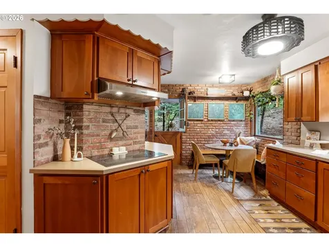 10235 NW Leahy Road Portland OR 97229