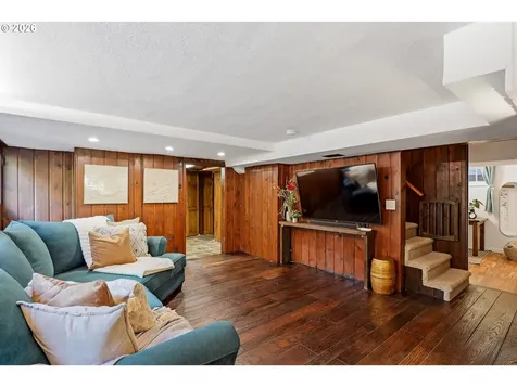 10235 NW Leahy Road Portland OR 97229
