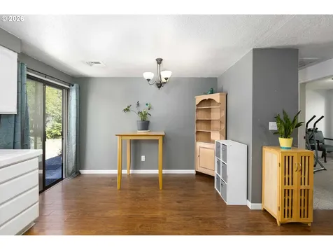 1528 NW Grove Street Roseburg OR 97471