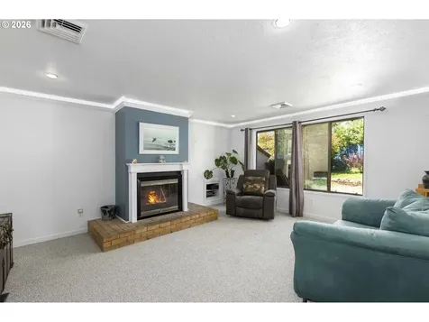 1528 NW Grove Street Roseburg OR 97471