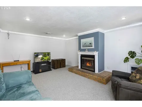 1528 NW Grove Street Roseburg OR 97471