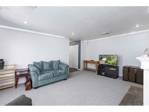 1528 NW Grove Street Roseburg OR 97471