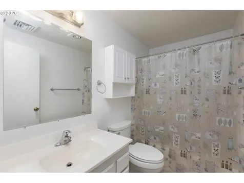 1528 NW Grove Street Roseburg OR 97471