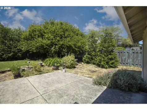 1528 NW Grove Street Roseburg OR 97471