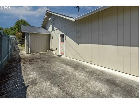 1528 NW Grove Street Roseburg OR 97471
