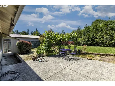 1528 NW Grove Street Roseburg OR 97471