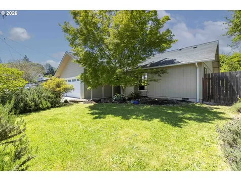 1528 NW Grove Street Roseburg OR 97471