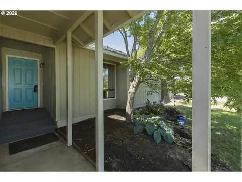 1528 NW Grove Street Roseburg OR 97471