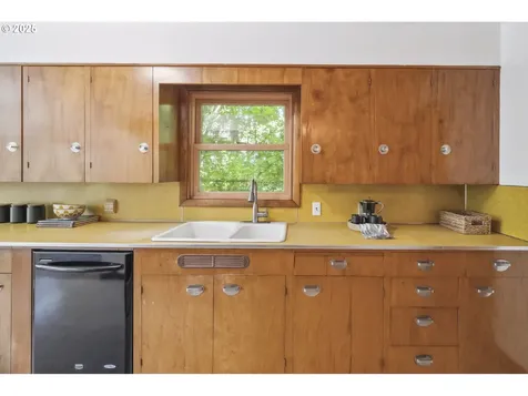 2830 SE 51st Avenue Portland OR 97206