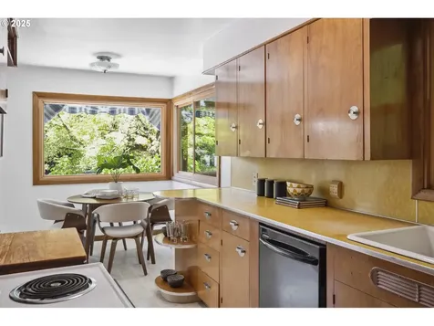 2830 SE 51st Avenue Portland OR 97206