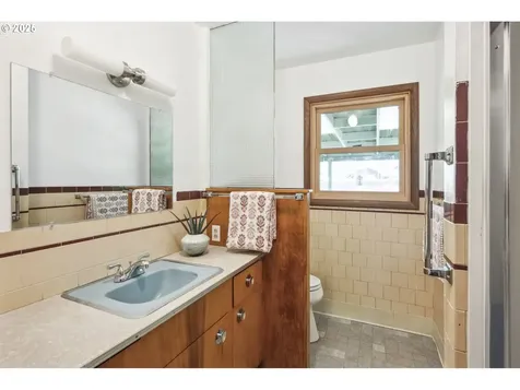 2830 SE 51st Avenue Portland OR 97206