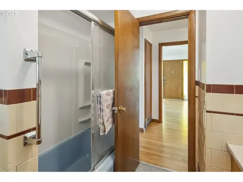 2830 SE 51st Avenue Portland OR 97206