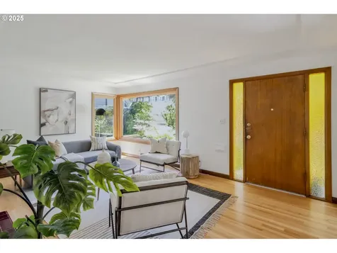 2830 SE 51st Avenue Portland OR 97206