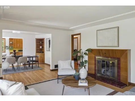2830 SE 51st Avenue Portland OR 97206