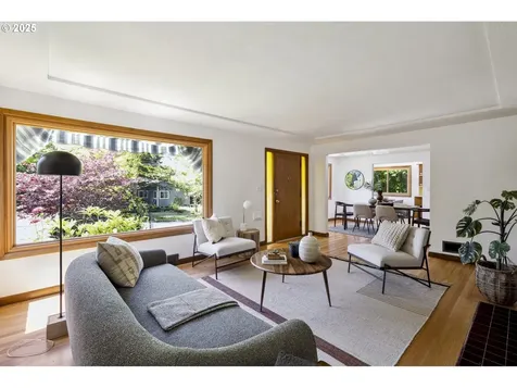 2830 SE 51st Avenue Portland OR 97206
