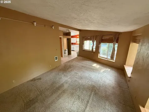 135 Driftwood Drive Florence OR 97439