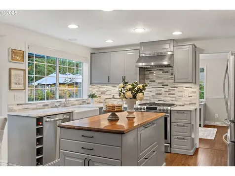 5875 Smoketree Drive SE Salem OR 97306